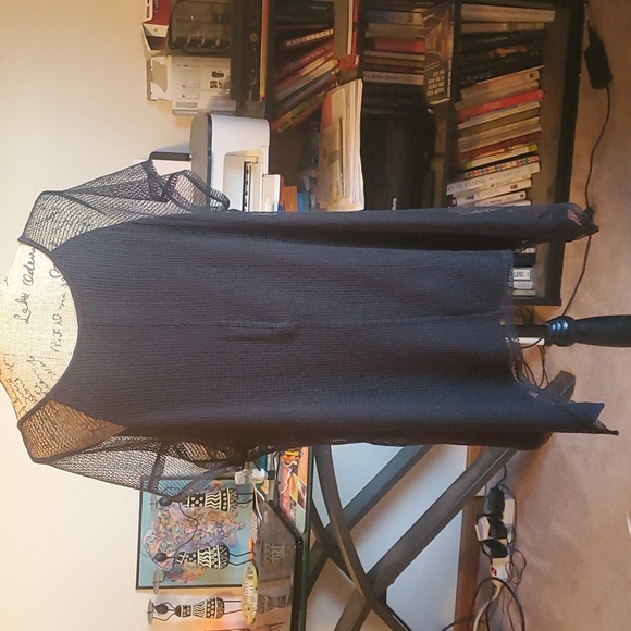 Lane Bryant size 18/20 black mesh overlay high/low sides top - Picture 4 of 7